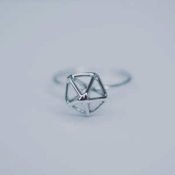 silverring i geometrisk form - diamond 